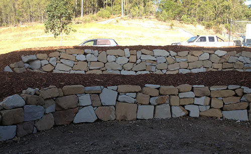 Sandstone rock retaining wall 